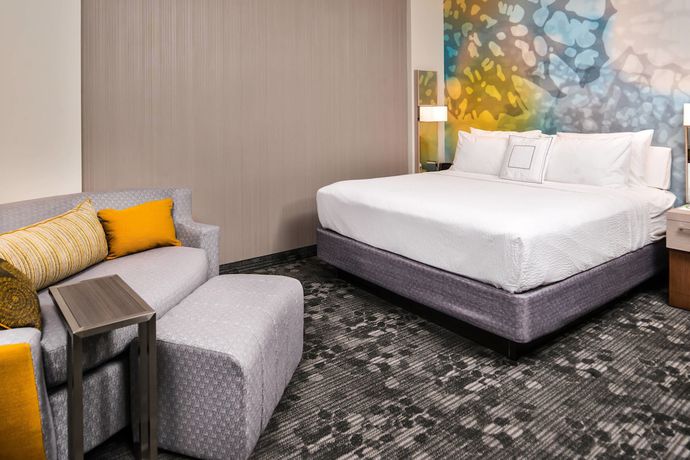 Imagen de la habitación del Hotel Courtyard By Marriott Charlotte Northlake. Foto 11