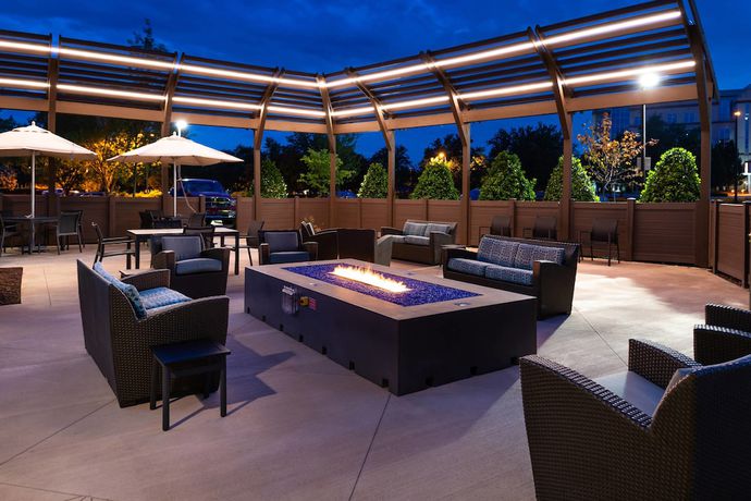 Imagen de la habitación del Hotel Courtyard By Marriott Charlotte Northlake. Foto 12