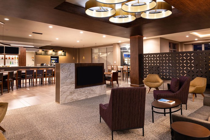 Imagen del bar/restaurante del Hotel Courtyard By Marriott Charlotte Northlake. Foto 9