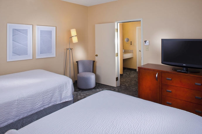 Imagen de la habitación del Hotel Courtyard By Marriott Charlottesville. Foto 9