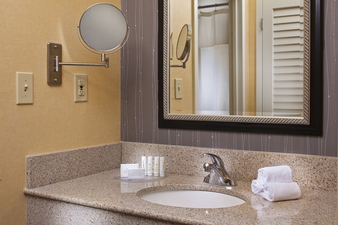 Imagen de la habitación del Hotel Courtyard By Marriott Charlottesville. Foto 11