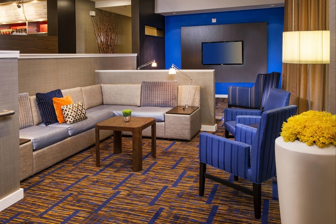 Imagen de los interiores del Hotel Courtyard By Marriott Charlottesville. Foto 17