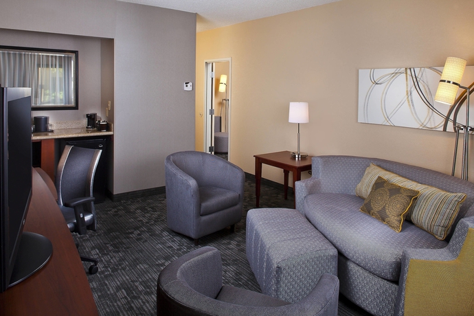 Imagen de la habitación del Hotel Courtyard By Marriott Charlottesville. Foto 15