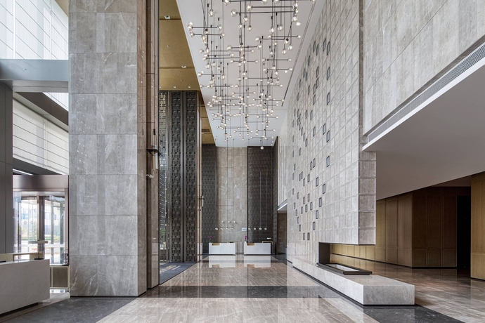 Imagen de los interiores del Hotel Courtyard By Marriott Chengdu South. Foto 15