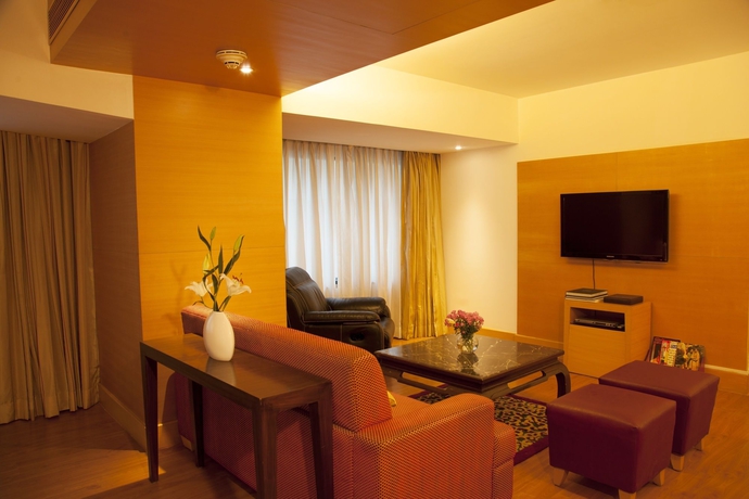 Imagen de los interiores del Hotel Courtyard By Marriott Chennai. Foto 14