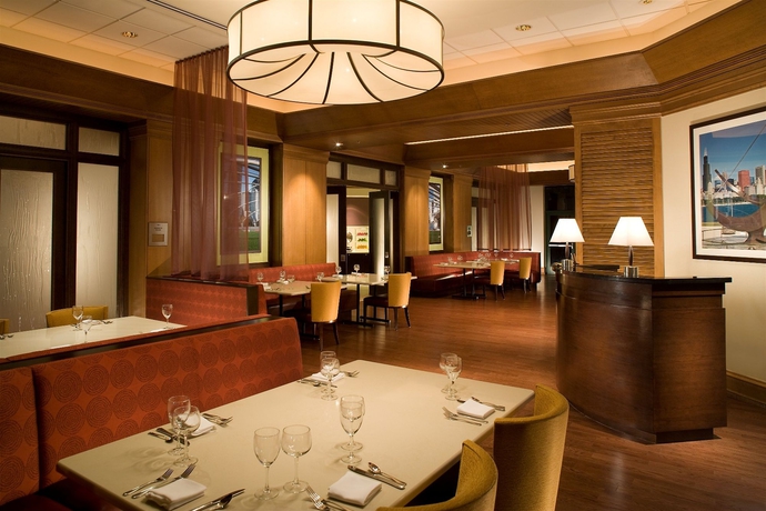 Imagen del bar/restaurante del Hotel Courtyard By Marriott Chicago At Medical District/uic. Foto 2