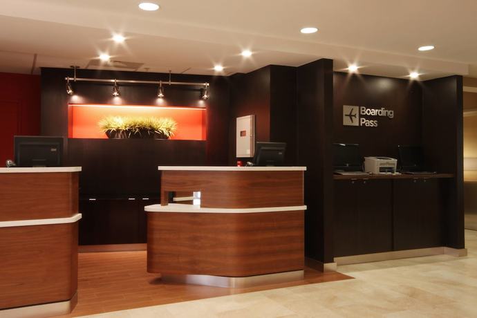 Imagen de los interiores del Hotel Courtyard By Marriott Chicago Bloomingdale. Foto 9