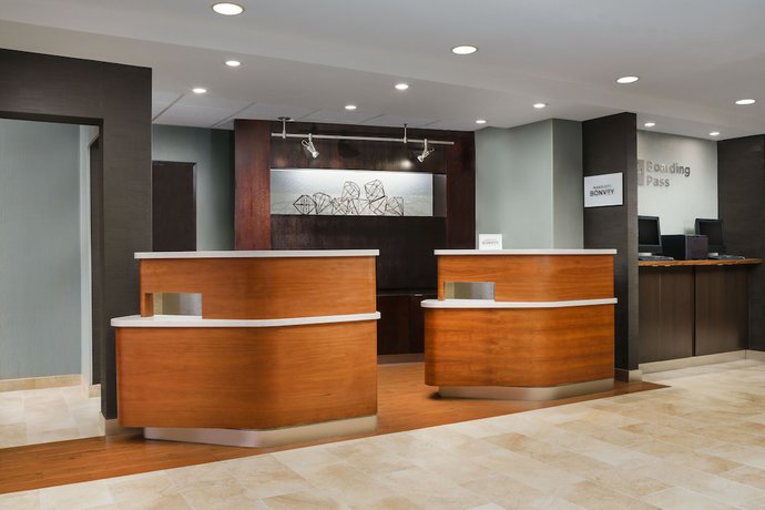 Imagen de los interiores del Hotel Courtyard By Marriott Chicago Bloomingdale. Foto 15