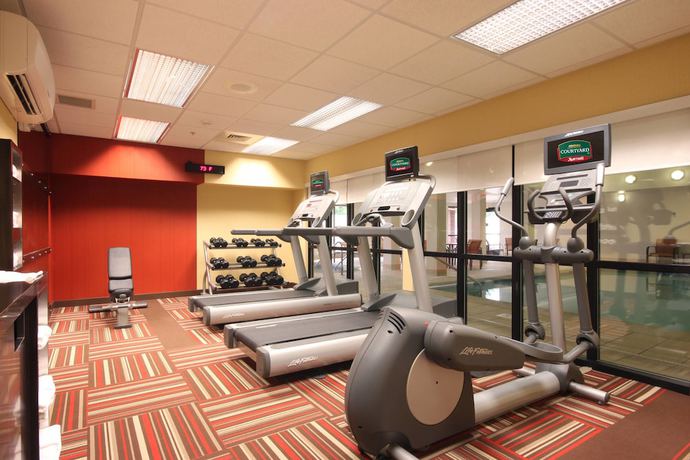 Imagen de los interiores del Hotel Courtyard By Marriott Chicago Bloomingdale. Foto 19