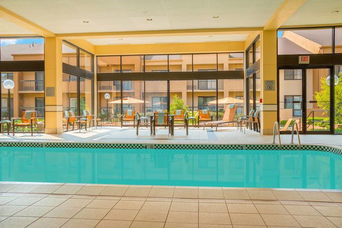 Imagen de la piscina del Hotel Courtyard By Marriott Chicago Deerfield. Foto 16