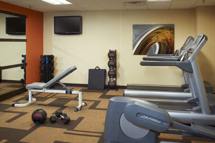 Imagen de los interiores del Hotel Courtyard By Marriott Chicago Deerfield. Foto 11