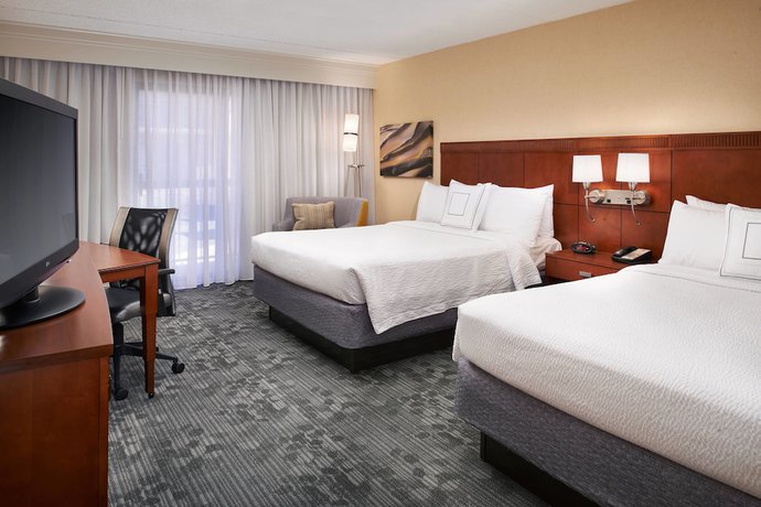 Imagen de la habitación del Hotel Courtyard By Marriott Chicago Deerfield. Foto 7