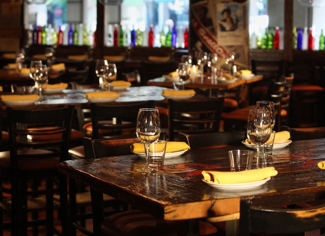 Imagen del bar/restaurante del Hotel Courtyard By Marriott Chicago Downtown River North. Foto 4