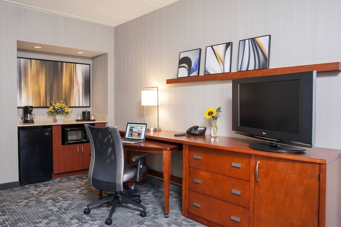 Imagen de la habitación del Hotel Courtyard By Marriott Chicago Glenview/northbrook. Foto 11