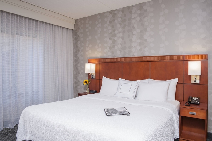 Imagen de la habitación del Hotel Courtyard By Marriott Chicago Glenview/northbrook. Foto 16