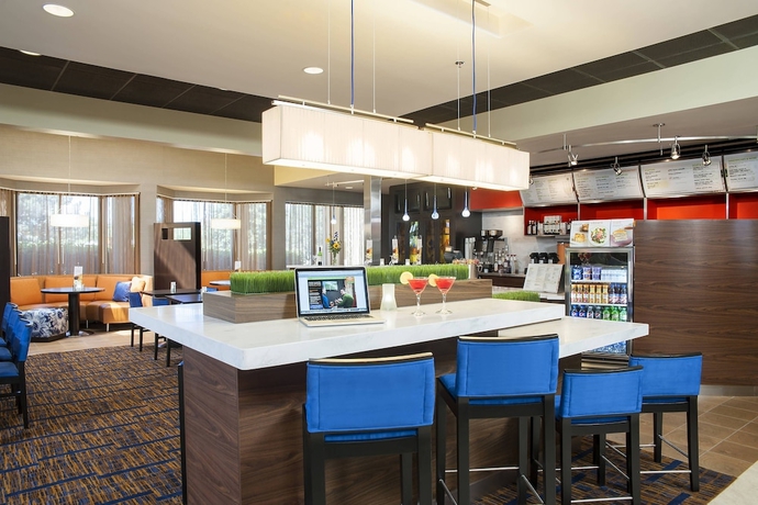 Imagen del bar/restaurante del Hotel Courtyard By Marriott Chicago Glenview/northbrook. Foto 8