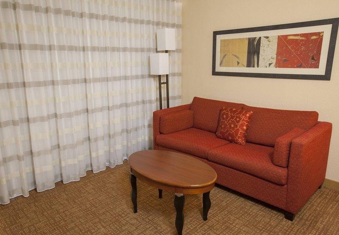Imagen de la habitación del Hotel Courtyard By Marriott Chicago Highland Park/northbrook. Foto 12