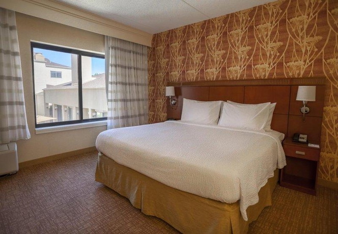 Imagen de la habitación del Hotel Courtyard By Marriott Chicago Highland Park/northbrook. Foto 13