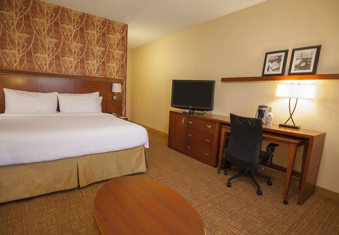 Imagen de la habitación del Hotel Courtyard By Marriott Chicago Highland Park/northbrook. Foto 15