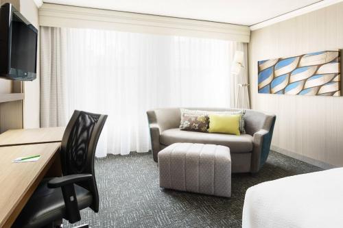 Imagen de la habitación del Hotel Courtyard By Marriott Chicago Magnificent Mile. Foto 13