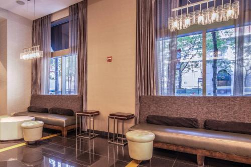 Imagen general del Hotel Courtyard By Marriott Chicago Magnificent Mile. Foto 5