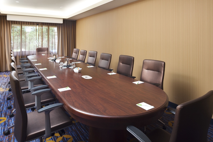 Imagen de los interiores del Hotel Courtyard By Marriott Chicago Midway Airport. Foto 5