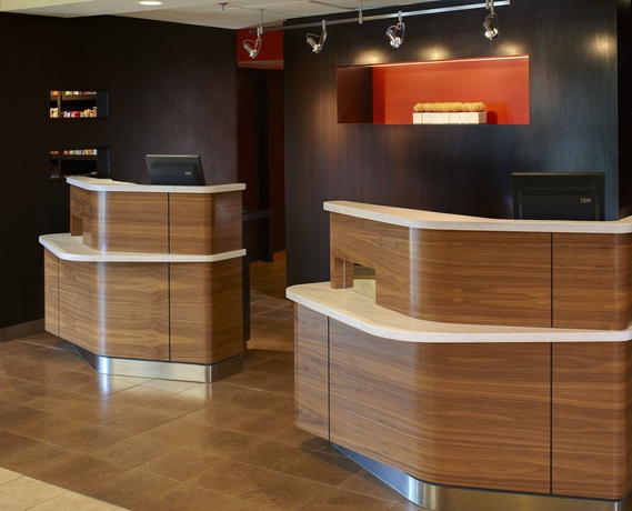 Imagen de los interiores del Hotel Courtyard By Marriott Chicago Naperville. Foto 9