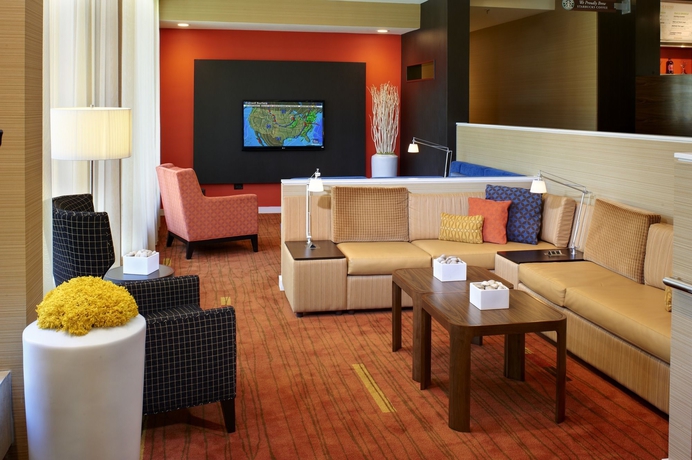 Imagen de los interiores del Hotel Courtyard By Marriott Chicago Naperville. Foto 10