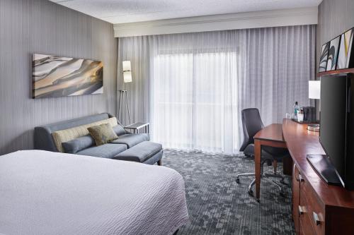 Imagen de la habitación del Hotel Courtyard By Marriott Chicago Oakbrook Terrace. Foto 16