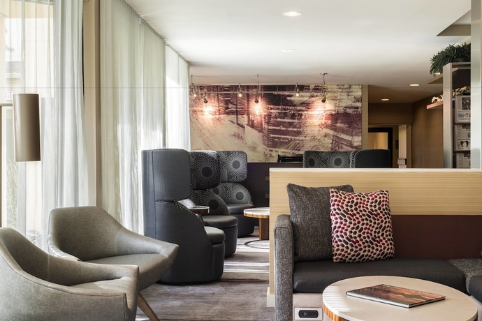 Imagen de los interiores del Hotel Courtyard By Marriott Chicago O'hare. Foto 14