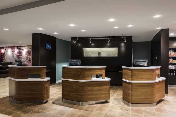 Imagen de los interiores del Hotel Courtyard By Marriott Chicago O'hare. Foto 17