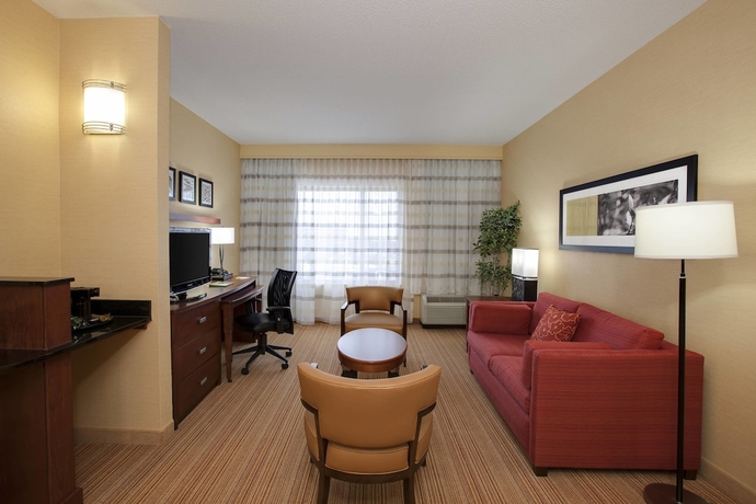 Imagen de la habitación del Hotel Courtyard By Marriott Chicago Schaumburg/woodfield Mall. Foto 12