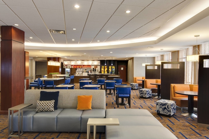 Imagen de los interiores del Hotel Courtyard By Marriott Chicago Schaumburg/woodfield Mall. Foto 14
