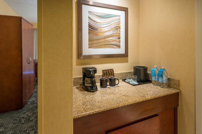 Imagen de la habitación del Hotel Courtyard By Marriott Chicago Wood Dale. Foto 4