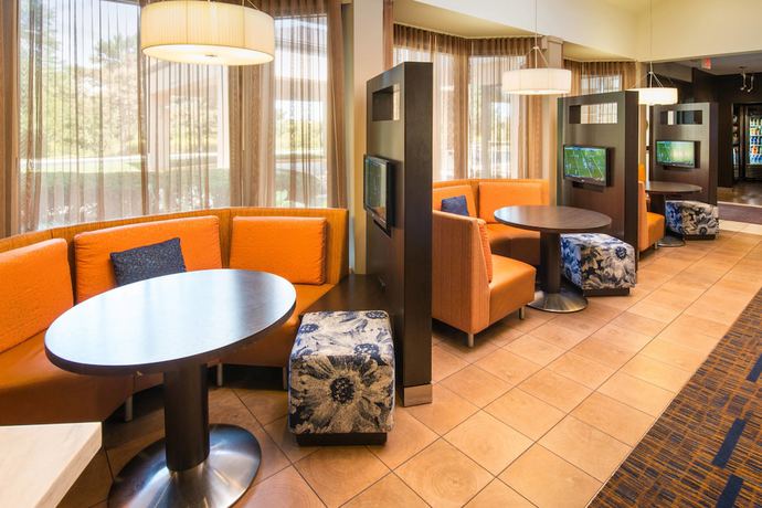 Imagen de los interiores del Hotel Courtyard By Marriott Chicago Wood Dale. Foto 9
