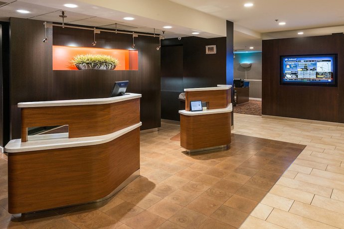 Imagen de los interiores del Hotel Courtyard By Marriott Chicago Wood Dale. Foto 10