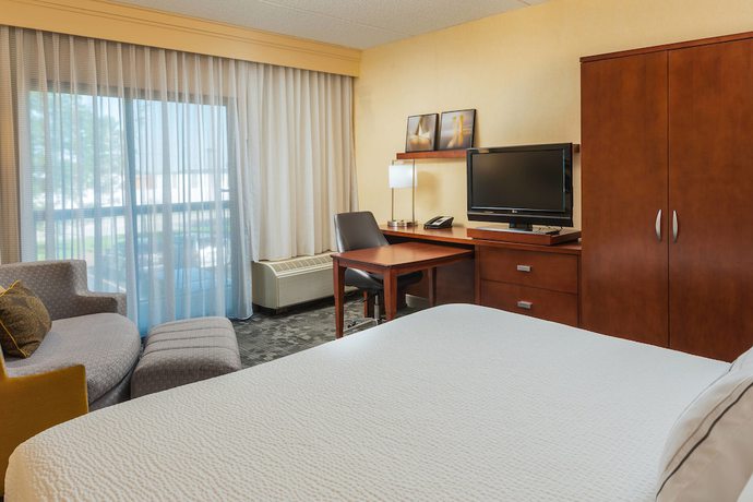 Imagen de la habitación del Hotel Courtyard By Marriott Chicago Wood Dale. Foto 7