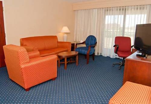 Imagen de la habitación del Hotel Courtyard By Marriott Cincinnati Airport. Foto 8