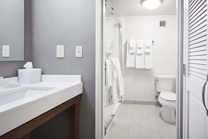 Imagen de la habitación del Hotel Courtyard By Marriott Cincinnati Airport South/florence. Foto 11
