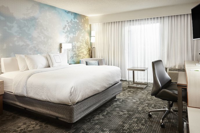 Imagen del bar/restaurante del Hotel Courtyard By Marriott Cincinnati Airport South/florence. Foto 10