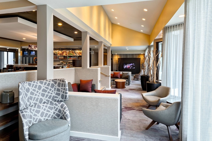 Imagen de los interiores del Hotel Courtyard By Marriott Cincinnati Blue Ash. Foto 14