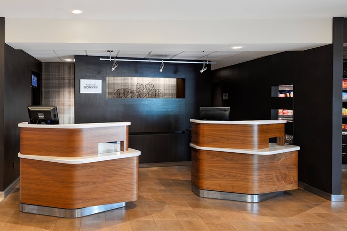 Imagen de los interiores del Hotel Courtyard By Marriott Cincinnati Blue Ash. Foto 17
