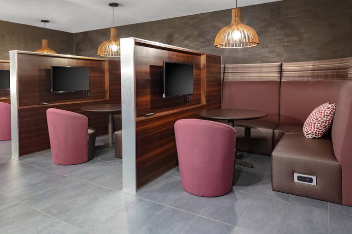 Imagen de los interiores del Hotel Courtyard By Marriott Cincinnati Mason. Foto 15