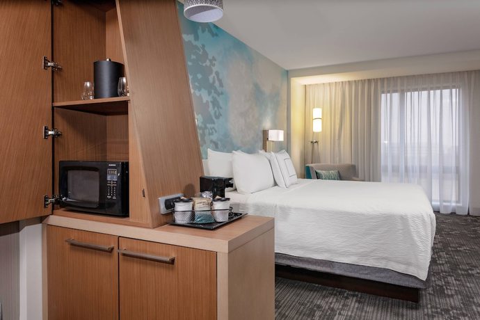 Imagen de la habitación del Hotel Courtyard By Marriott Cincinnati Mason. Foto 12