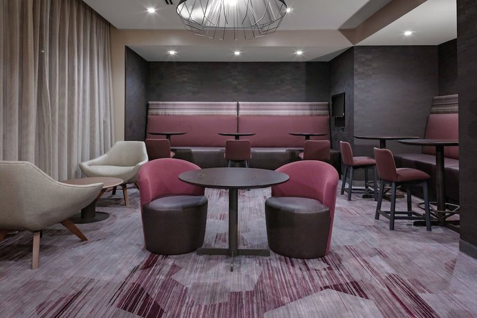 Imagen del bar/restaurante del Hotel Courtyard By Marriott Cincinnati Mason. Foto 4