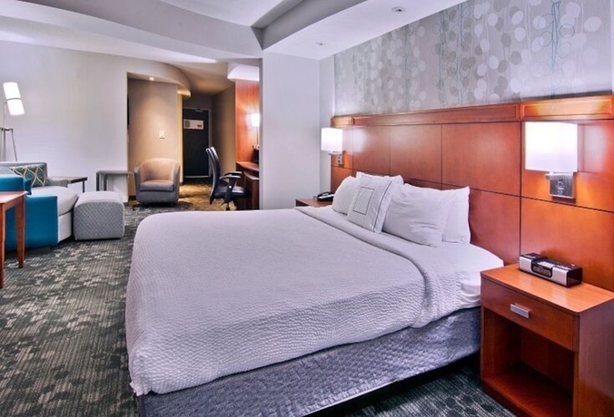 Imagen de la habitación del Hotel Courtyard By Marriott Clarksville. Foto 16