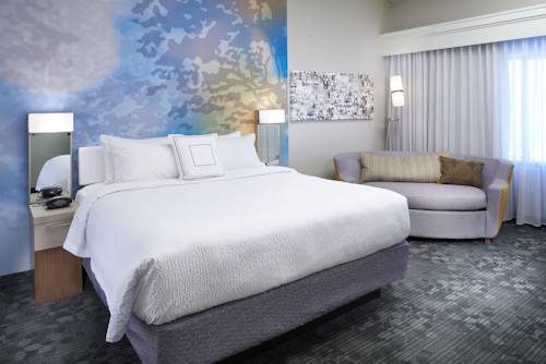Imagen de la habitación del Hotel Courtyard By Marriott Cleveland Airport North. Foto 2