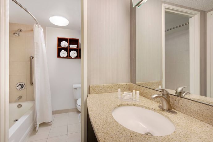 Imagen de la habitación del Hotel Courtyard By Marriott Cleveland Beachwood. Foto 3