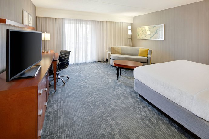 Imagen de la habitación del Hotel Courtyard By Marriott Cleveland Beachwood. Foto 4