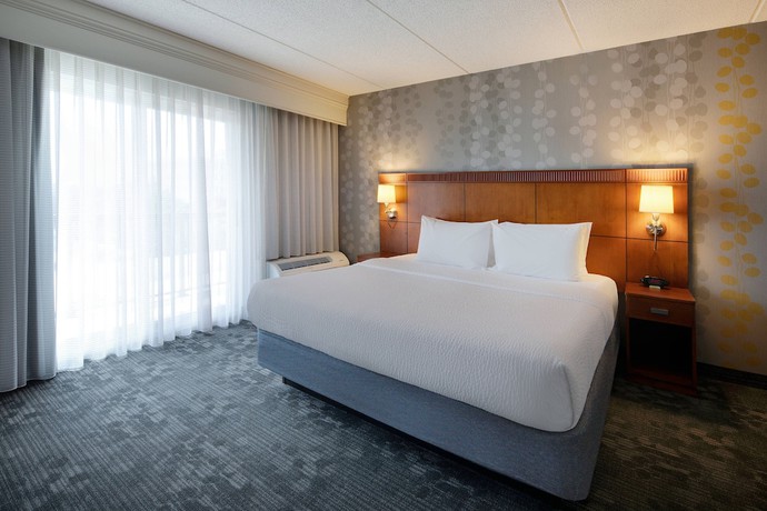 Imagen de la habitación del Hotel Courtyard By Marriott Cleveland Beachwood. Foto 5